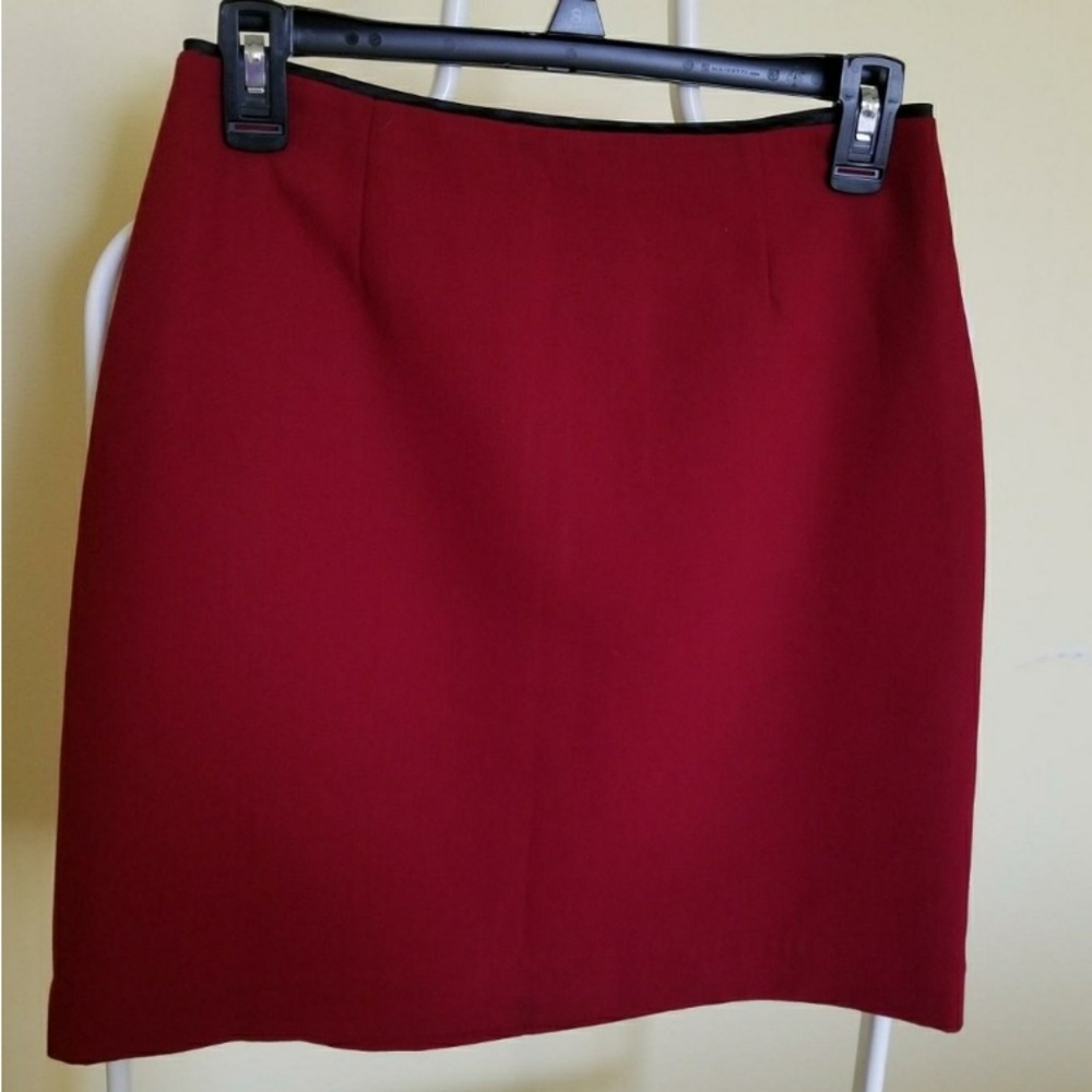 Dressy Red Gap skirt zipper back
